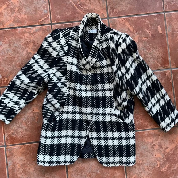 Vintage Black and White Wool Plaid Coat - Picture 4 of 12